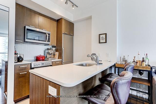 3701 - 295 Adelaide St W, Condo with 1 bedrooms, 1 bathrooms and 1 parking in Toronto ON | Image 5