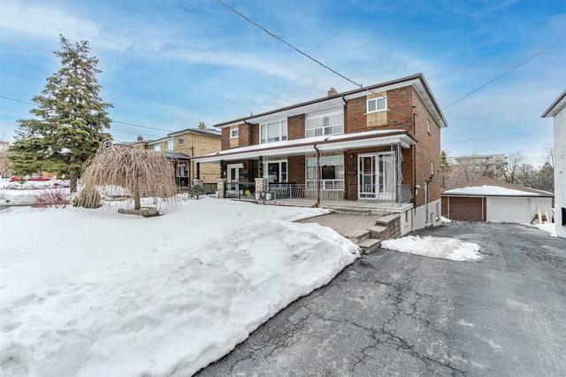 15 Gotham Crt, House semidetached with 3 bedrooms, 3 bathrooms and 4 parking in Toronto ON | Image 23