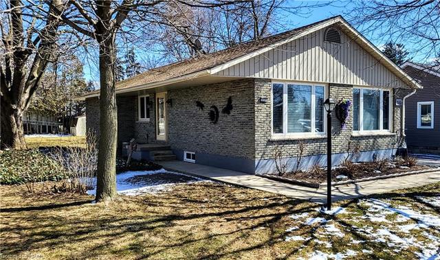 233 Albert Street, House detached with 4 bedrooms, 2 bathrooms and null parking in Central Huron ON | Image 23