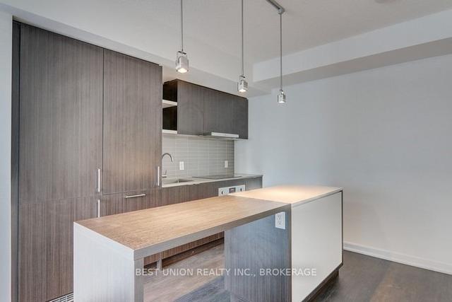 1405 - 100 Harbour St, Condo with 1 bedrooms, 1 bathrooms and 0 parking in Toronto ON | Image 11