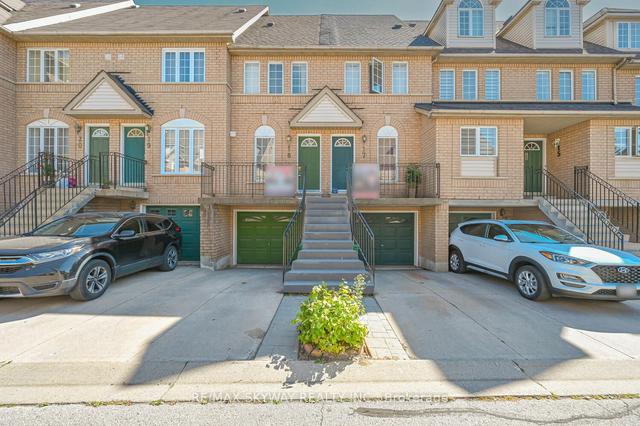 18 - 75 Strathaven Dr, Townhouse with 3 bedrooms, 2 bathrooms and 2 parking in Mississauga ON | Image 1
