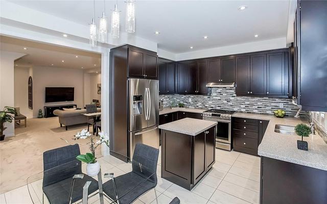 983 Francine Cres, House semidetached with 4 bedrooms, 3 bathrooms and 1 parking in Mississauga ON | Image 8