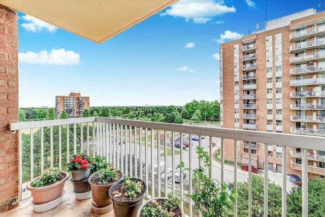 809 - 15 Sewells Rd, Condo with 2 bedrooms, 1 bathrooms and 1 parking in Toronto ON | Image 15