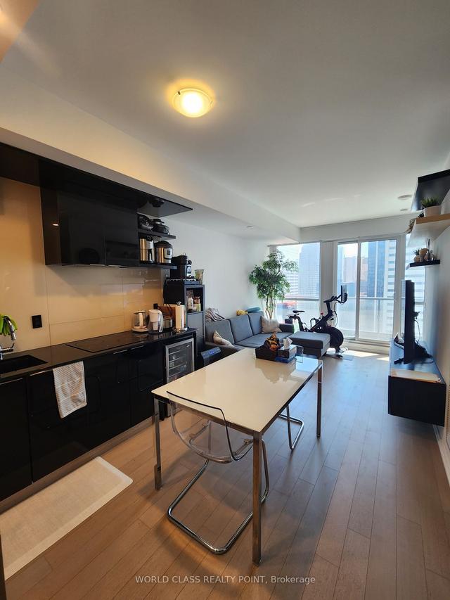 4409 - 70 Temperance St, Condo with 1 bedrooms, 1 bathrooms and 0 parking in Toronto ON | Image 19