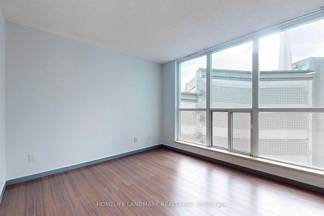 612 - 8 York St, Condo with 2 bedrooms, 2 bathrooms and 1 parking in Toronto ON | Image 3