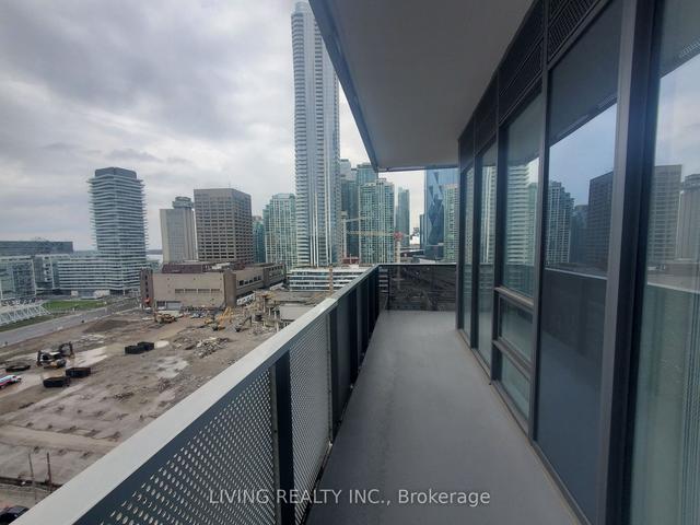 1509 - 55 Cooper St, Condo with 3 bedrooms, 2 bathrooms and 1 parking in Toronto ON | Image 8