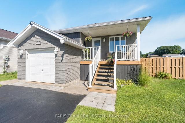 57 Byrnes Cres, House detached with 2 bedrooms, 2 bathrooms and 5 parking in Penetanguishene ON | Image 23