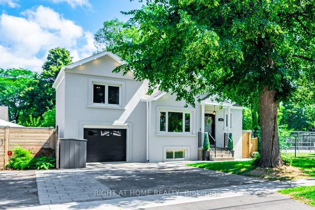 205 Prince Edward Dr S, House detached with 3 bedrooms, 2 bathrooms and 5 parking in Toronto ON | Image 23