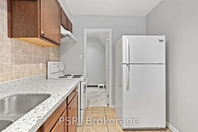 969 Eglinton Ave W, Condo with 3 bedrooms, 1 bathrooms and 1 parking in Toronto ON | Image 15