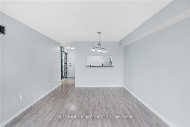 606 - 400 Webb Dr, Condo with 2 bedrooms, 1 bathrooms and 1 parking in Mississauga ON | Image 3