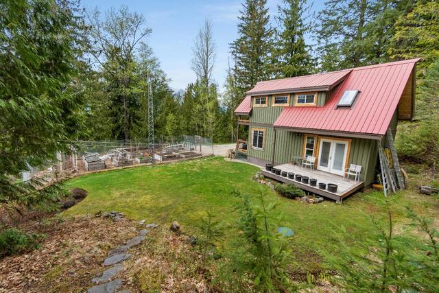 8788 Highway 6, House detached with 2 bedrooms, 2 bathrooms and null parking in Central Kootenay H BC | Image 61