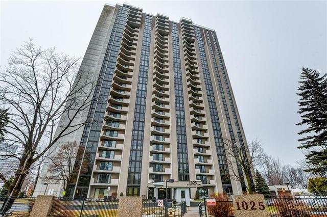 402 - 1025 Richmond Road, Condo with 2 bedrooms, 2 bathrooms and 1 parking in Ottawa ON | Image 2