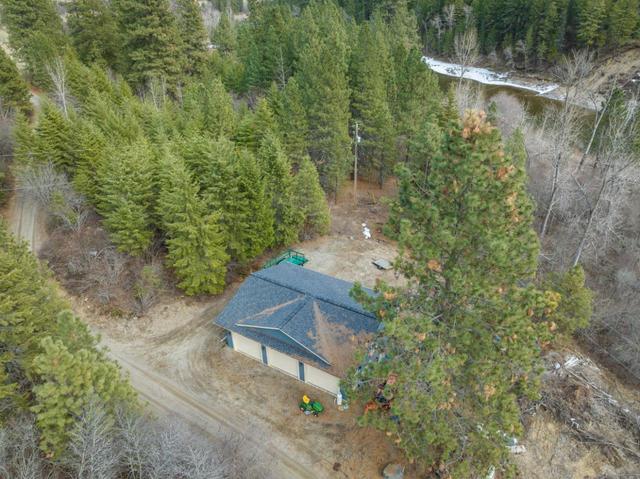 855 Highway 3, House detached with 4 bedrooms, 4 bathrooms and null parking in Kootenay Boundary C BC | Image 44
