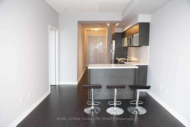 5001 - 386 Yonge St, Condo with 2 bedrooms, 2 bathrooms and 1 parking in Toronto ON | Image 16