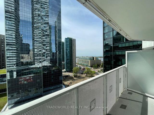 1508 - 100 Harbour St, Condo with 0 bedrooms, 1 bathrooms and 0 parking in Toronto ON | Image 8