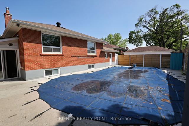 42 Jeffton Cres, House detached with 3 bedrooms, 3 bathrooms and 4 parking in Toronto ON | Image 30