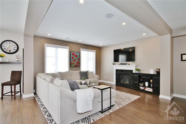 139 Equitation Circle, House detached with 3 bedrooms, 4 bathrooms and 4 parking in Ottawa ON | Image 5