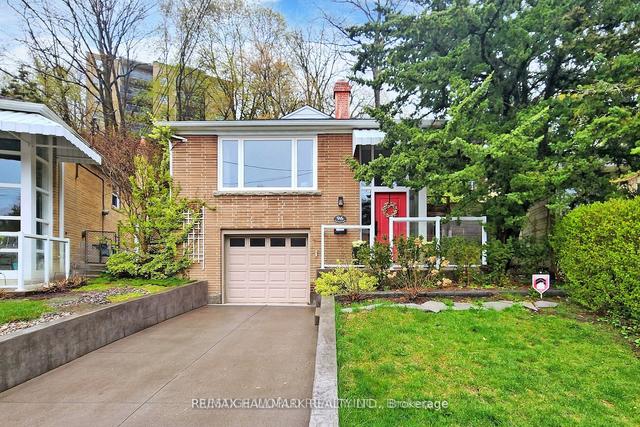 96 Glen Davis Cres, House detached with 3 bedrooms, 1 bathrooms and 3 parking in Toronto ON | Image 1