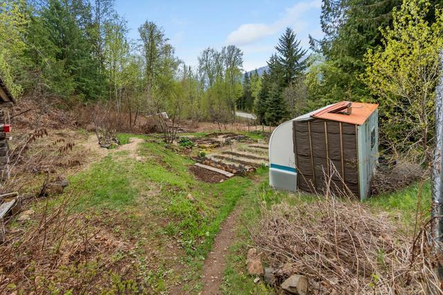 8788 Highway 6, House detached with 2 bedrooms, 2 bathrooms and null parking in Central Kootenay H BC | Image 55