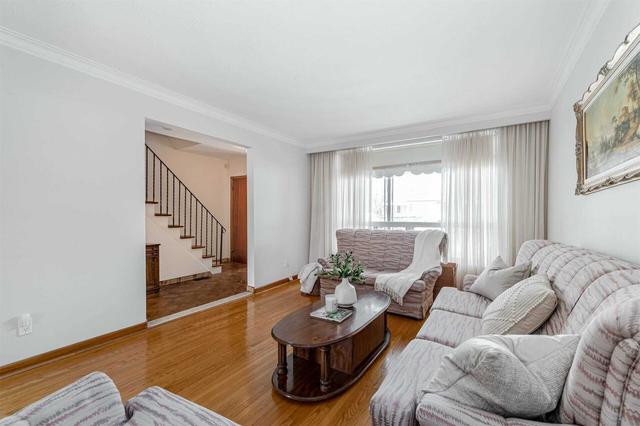 15 Gotham Crt, House semidetached with 3 bedrooms, 3 bathrooms and 4 parking in Toronto ON | Image 34