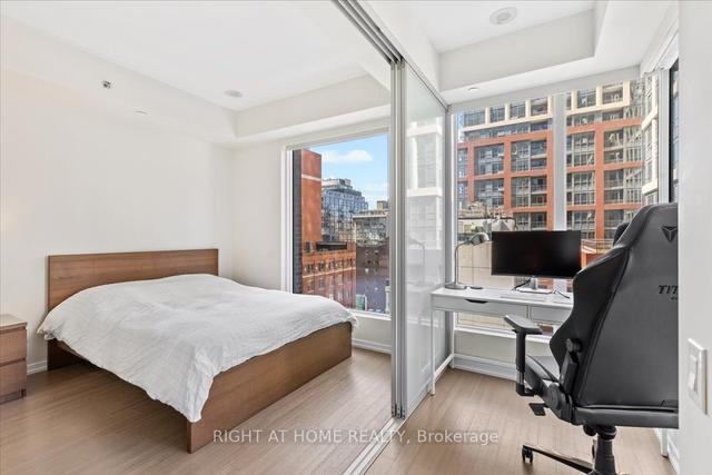 716 - 101 Peter St W, Condo with 1 bedrooms, 1 bathrooms and 0 parking in Toronto ON | Image 14