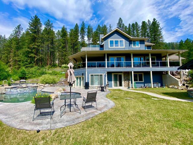 855 Highway 3, House detached with 4 bedrooms, 4 bathrooms and null parking in Kootenay Boundary C BC | Image 5