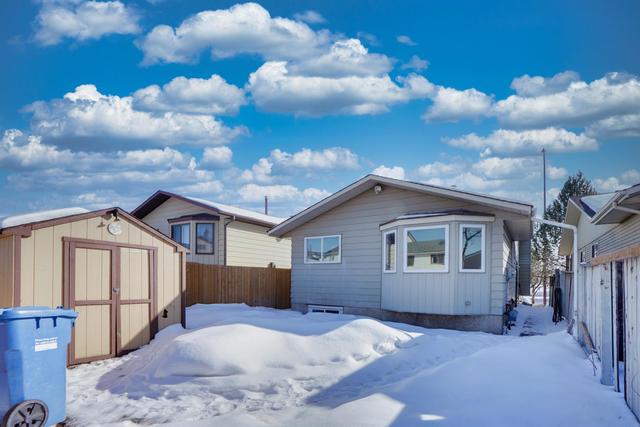 84 Rivervalley Drive Se, House detached with 3 bedrooms, 3 bathrooms and 2 parking in Calgary AB | Image 45