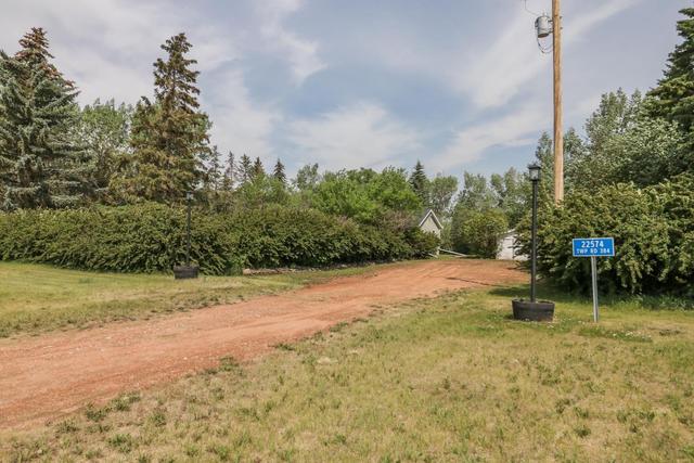 22574 Township Road 384, House detached with 3 bedrooms, 2 bathrooms and null parking in Red Deer County AB | Image 30