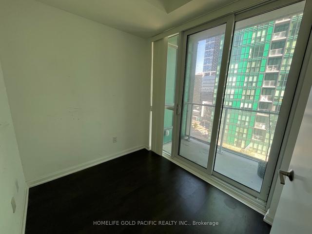 1009 - 11 Bogert Ave, Condo with 1 bedrooms, 2 bathrooms and 1 parking in Toronto ON | Image 6