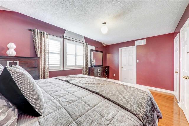 984 Grandlea Crt, House detached with 3 bedrooms, 3 bathrooms and 3 parking in Oshawa ON | Image 9