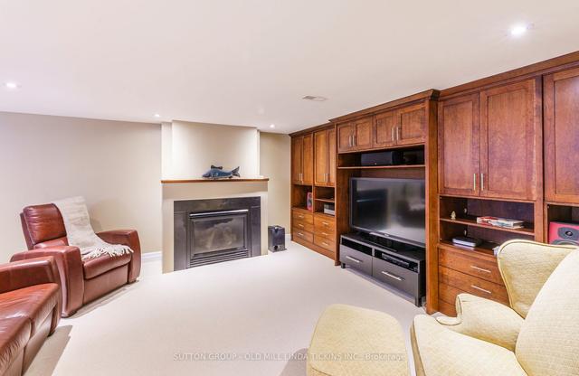 74 Sunnylea Ave E, House detached with 3 bedrooms, 2 bathrooms and 6 parking in Toronto ON | Image 11