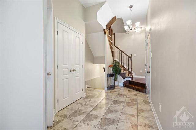 126 Whispering Winds Way, Townhouse with 3 bedrooms, 3 bathrooms and 5 parking in Ottawa ON | Image 3