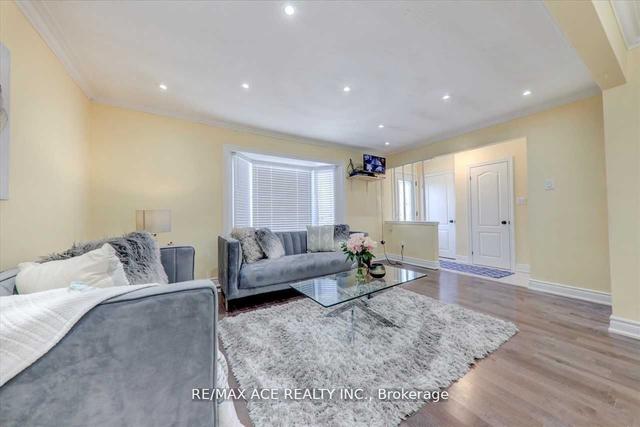 31 Benlight Cres, House detached with 3 bedrooms, 4 bathrooms and 6 parking in Toronto ON | Image 39