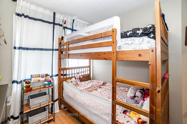 16 - 20 Turntable Cres, Townhouse with 3 bedrooms, 2 bathrooms and 2 parking in Toronto ON | Image 14