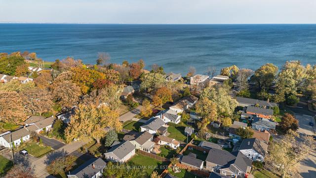54 Lakeview Ave, House detached with 2 bedrooms, 2 bathrooms and 5 parking in Grimsby ON | Image 36