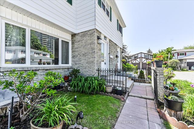 28 Candle Liteway, Townhouse with 3 bedrooms, 2 bathrooms and 2 parking in Toronto ON | Image 23