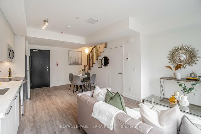 28 - 871 Sheppard Ave W, Townhouse with 3 bedrooms, 3 bathrooms and 1 parking in Toronto ON | Image 5