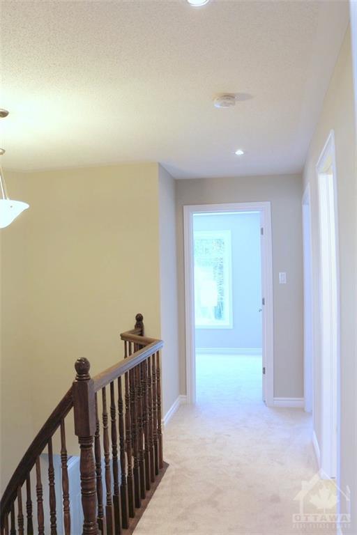 428 Silverstone Way, Townhouse with 3 bedrooms, 3 bathrooms and 1 parking in Ottawa ON | Image 9