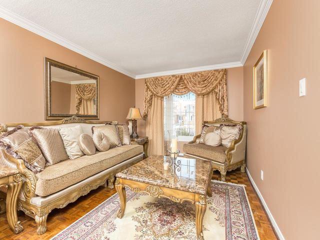 1034 White Clover Way, House detached with 4 bedrooms, 4 bathrooms and 4 parking in Mississauga ON | Image 4