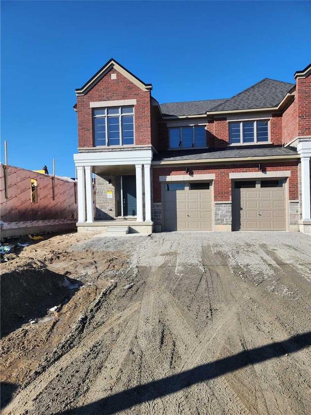 210 Thompson Dr, House semidetached with 4 bedrooms, 3 bathrooms and 2 parking in East Gwillimbury ON | Image 1