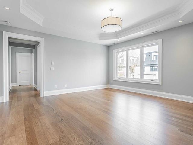 102 Frontenac Ave, House detached with 9 bedrooms, 8 bathrooms and 3.5 parking in Toronto ON | Image 14