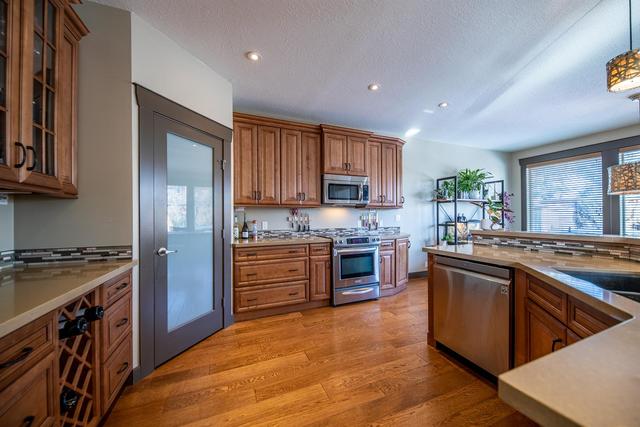 9002 60 Avenue, House detached with 5 bedrooms, 4 bathrooms and 4 parking in Grande Prairie AB | Image 5
