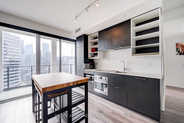2410 - 20 Edward St, Condo with 3 bedrooms, 2 bathrooms and 1 parking in Toronto ON | Image 22