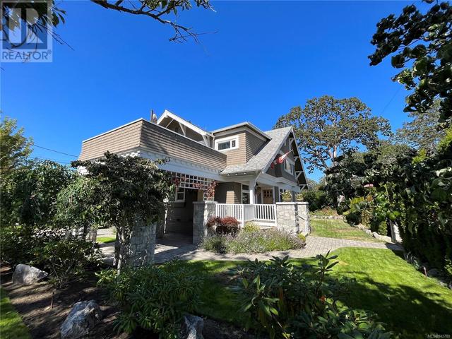 1952 Runnymede Ave, House detached with 6 bedrooms, 5 bathrooms and 6 parking in Victoria BC | Image 28