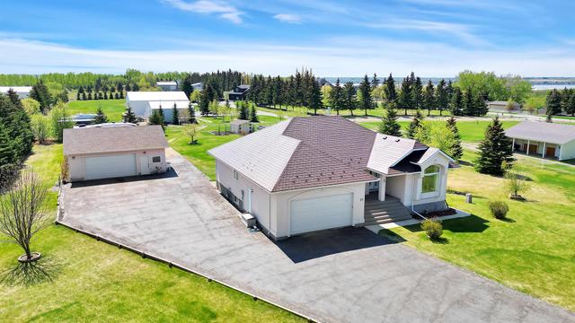 201 - 1271 Township Road 392, House detached with 4 bedrooms, 3 bathrooms and 20 parking in Red Deer County AB | Image 1