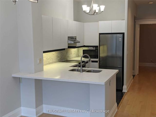 1501 - 7 King St E, Condo with 2 bedrooms, 2 bathrooms and 0 parking in Toronto ON | Image 3