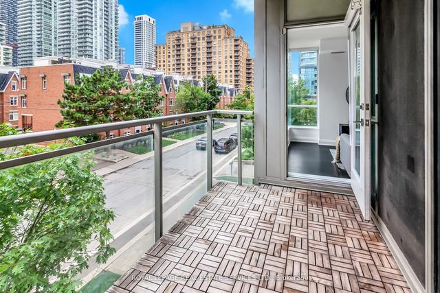 210 - 83 Redpath Ave, Condo with 2 bedrooms, 2 bathrooms and 1 parking in Toronto ON | Image 4