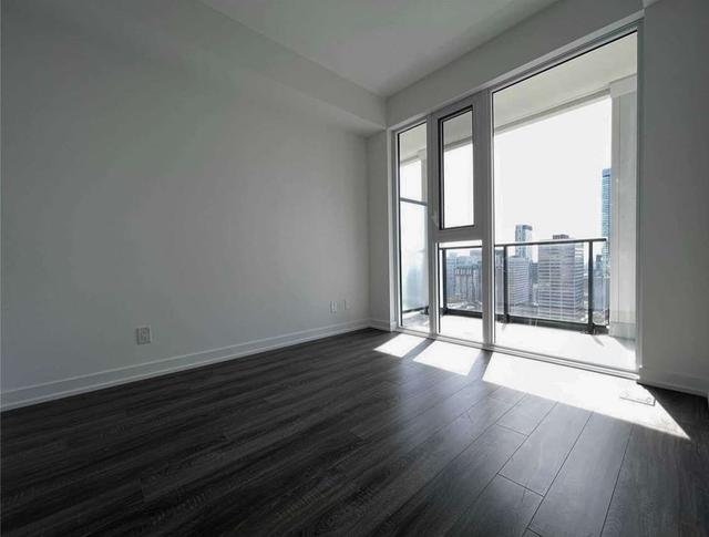 2411 - 20 Edward St, Condo with 2 bedrooms, 2 bathrooms and 0 parking in Toronto ON | Image 4