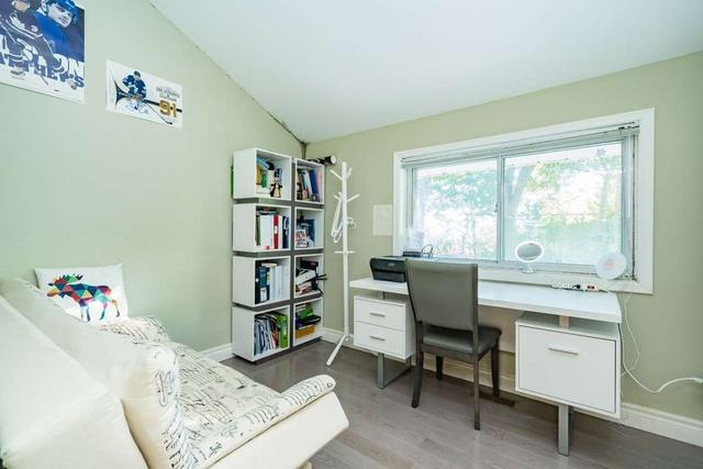 102 Marbury Cres, House semidetached with 3 bedrooms, 2 bathrooms and 6 parking in Toronto ON | Image 4