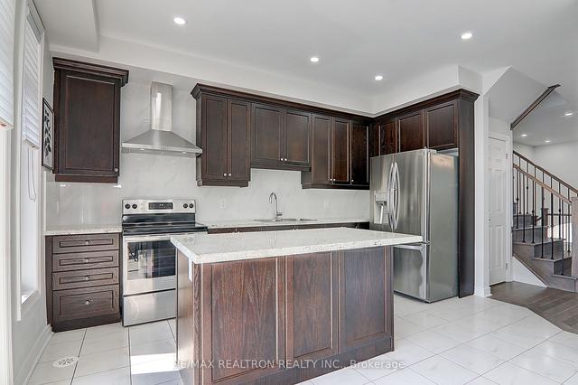 83 Grand Trunk Ave, House attached with 4 bedrooms, 4 bathrooms and 4 parking in Vaughan ON | Image 17
